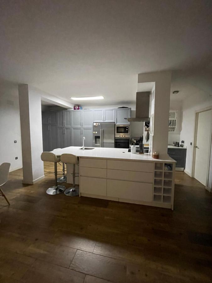 Mediterranean House - Habitaciones Privadas En Casa Compartida Mairena del Aljarafe Kültér fotó