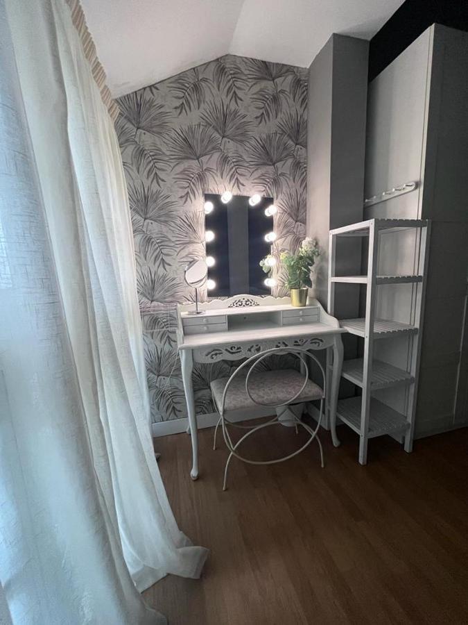 Mediterranean House - Habitaciones Privadas En Casa Compartida Mairena del Aljarafe Kültér fotó