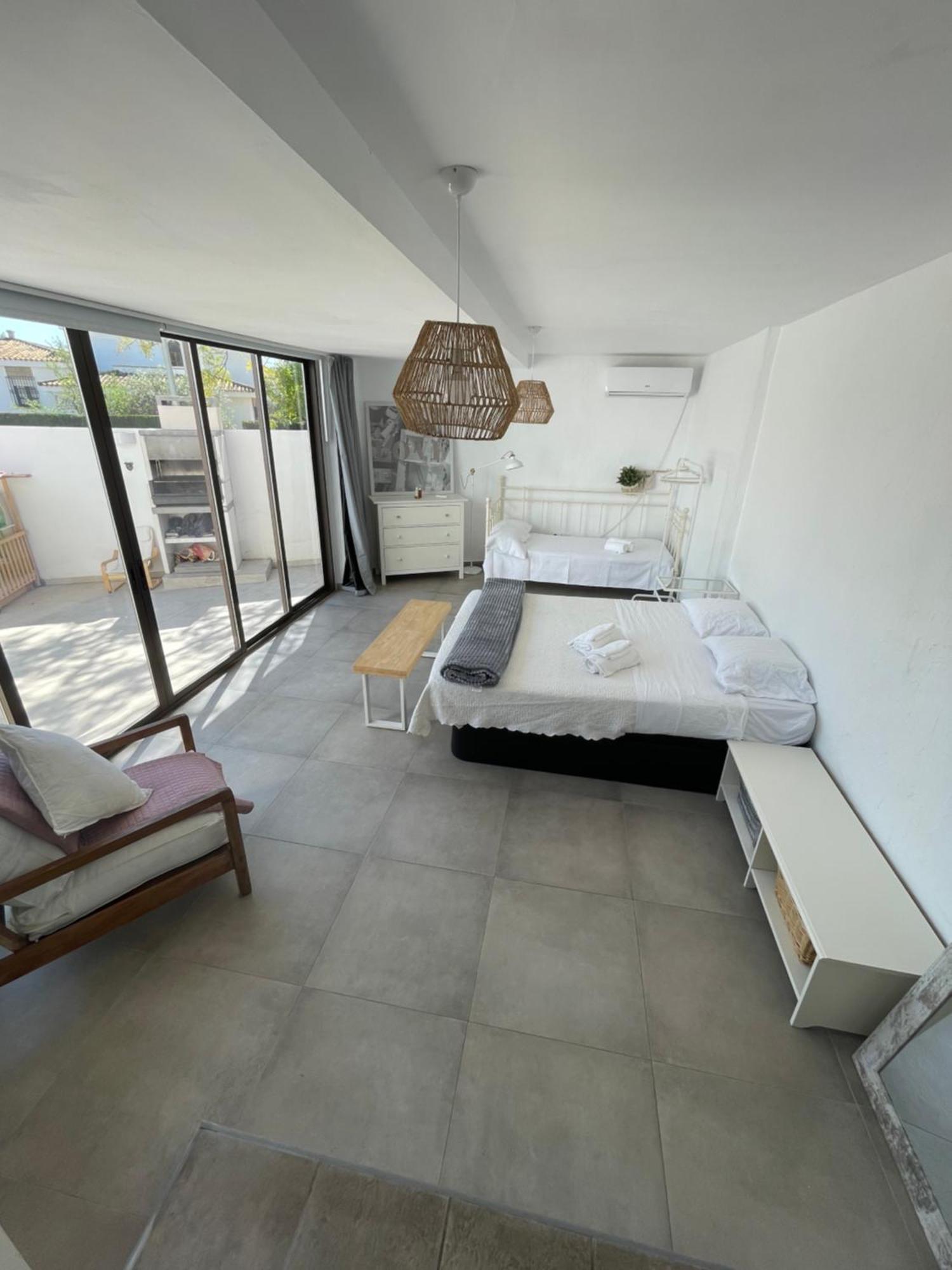 Mediterranean House - Habitaciones Privadas En Casa Compartida Mairena del Aljarafe Kültér fotó