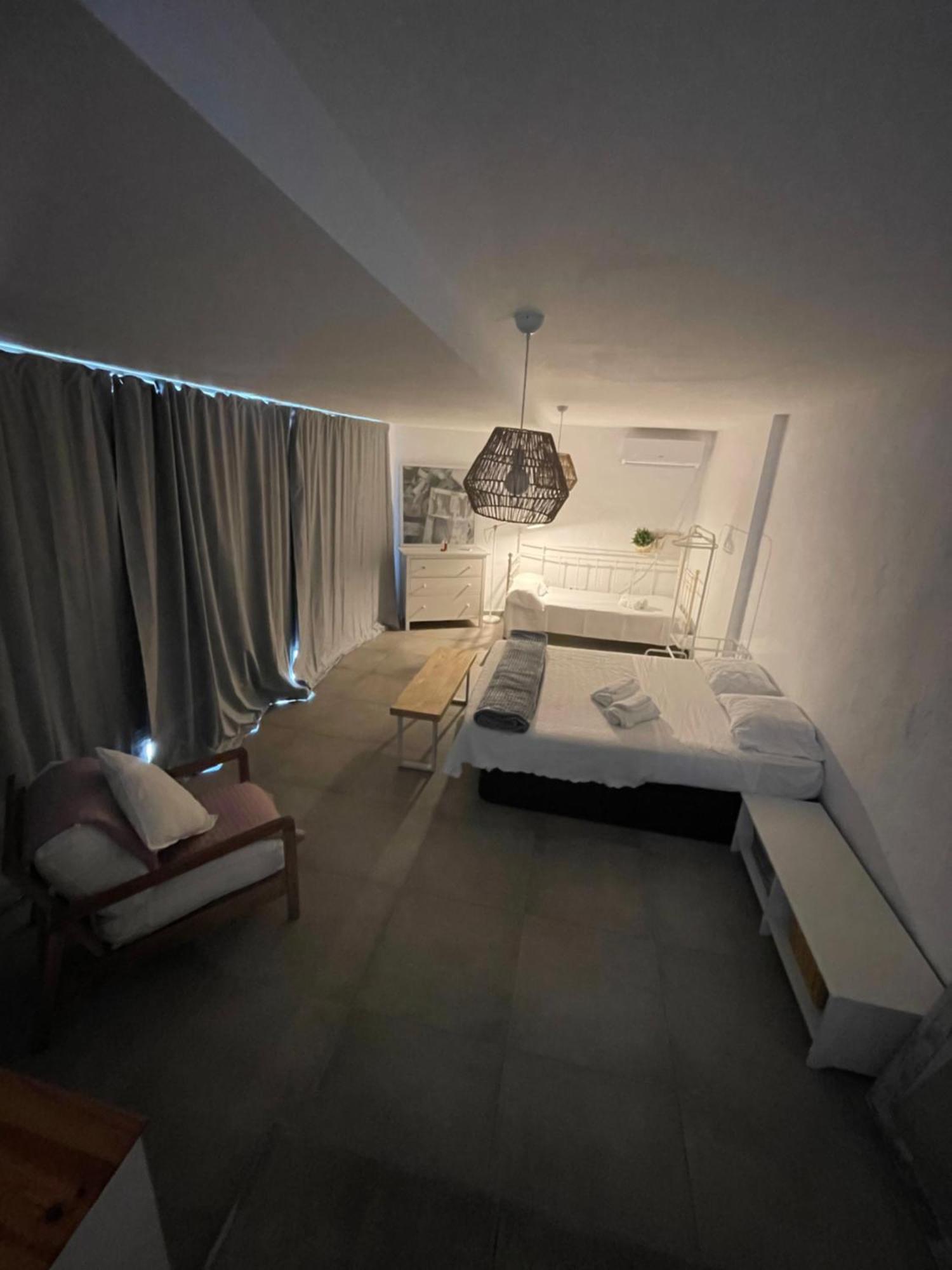Mediterranean House - Habitaciones Privadas En Casa Compartida Mairena del Aljarafe Kültér fotó