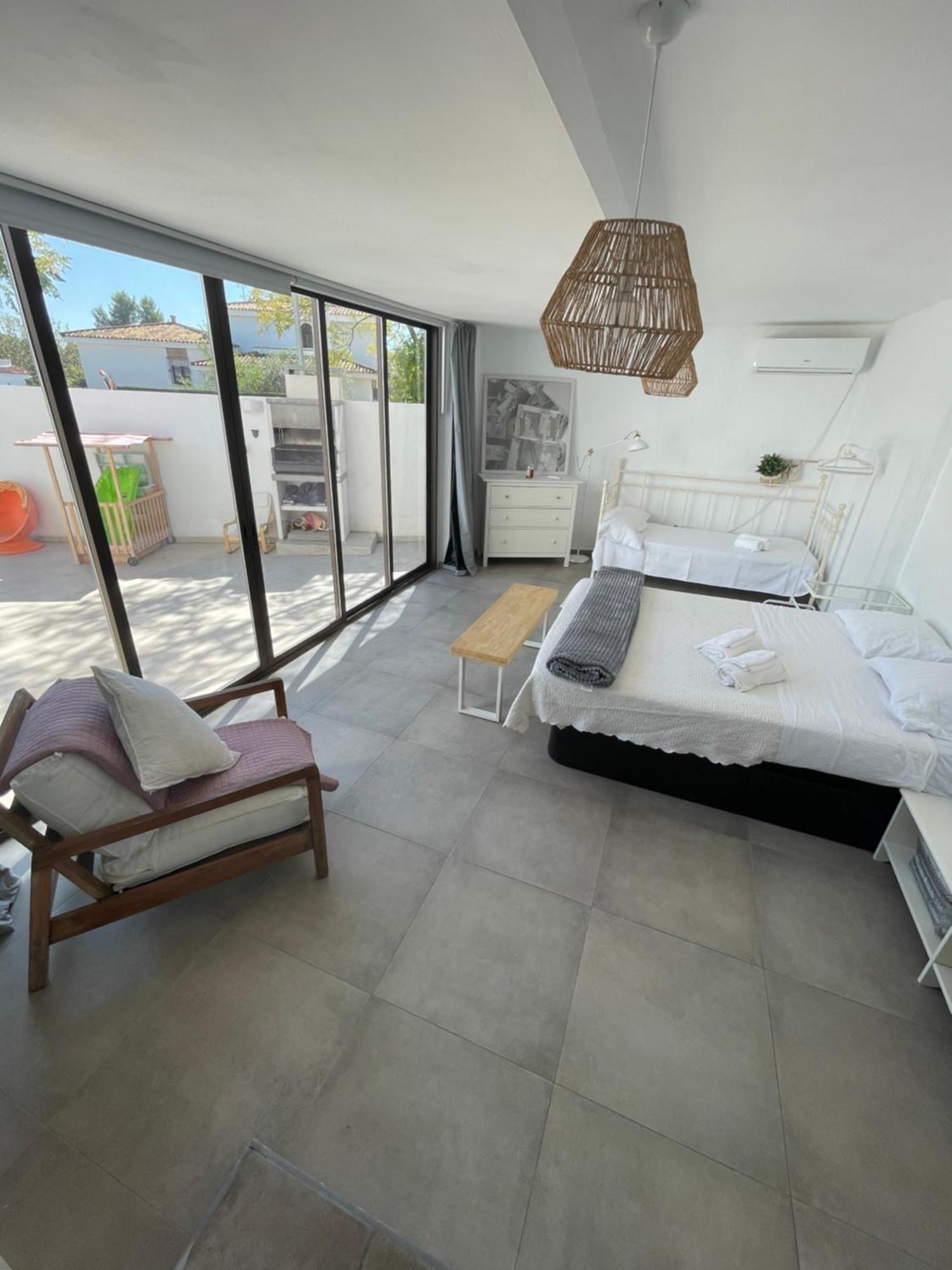 Mediterranean House - Habitaciones Privadas En Casa Compartida Mairena del Aljarafe Kültér fotó