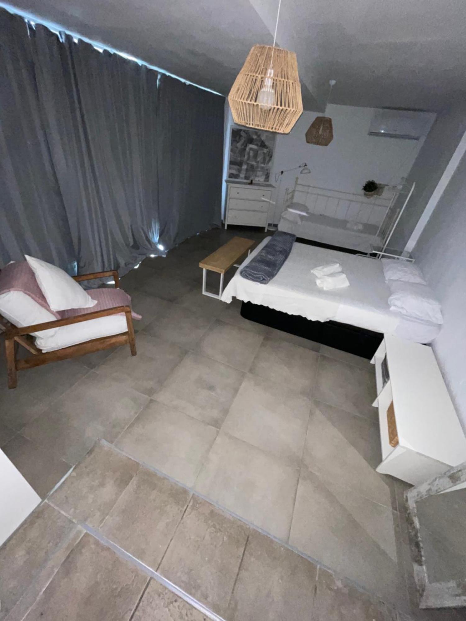 Mediterranean House - Habitaciones Privadas En Casa Compartida Mairena del Aljarafe Kültér fotó