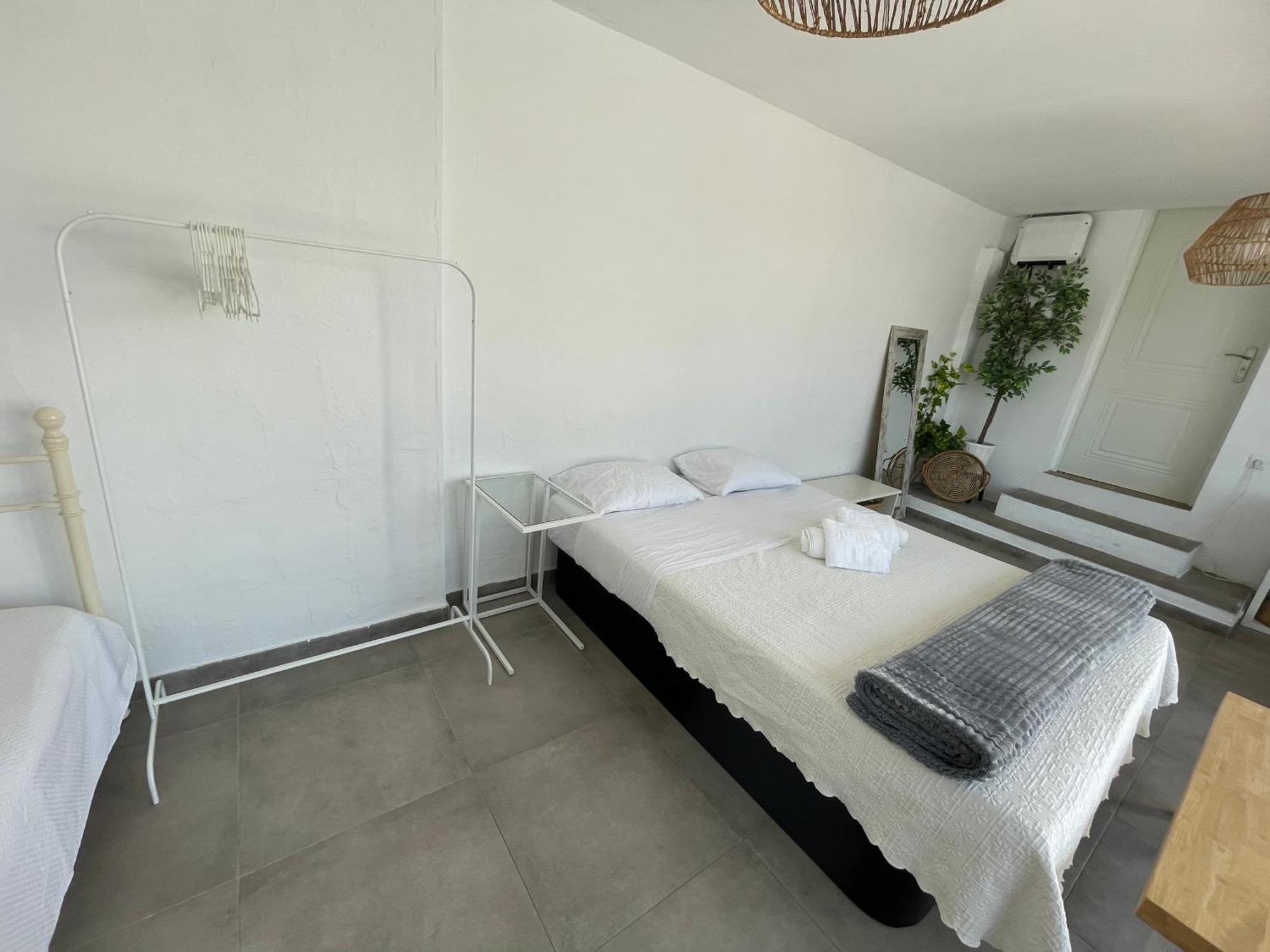 Mediterranean House - Habitaciones Privadas En Casa Compartida Mairena del Aljarafe Kültér fotó
