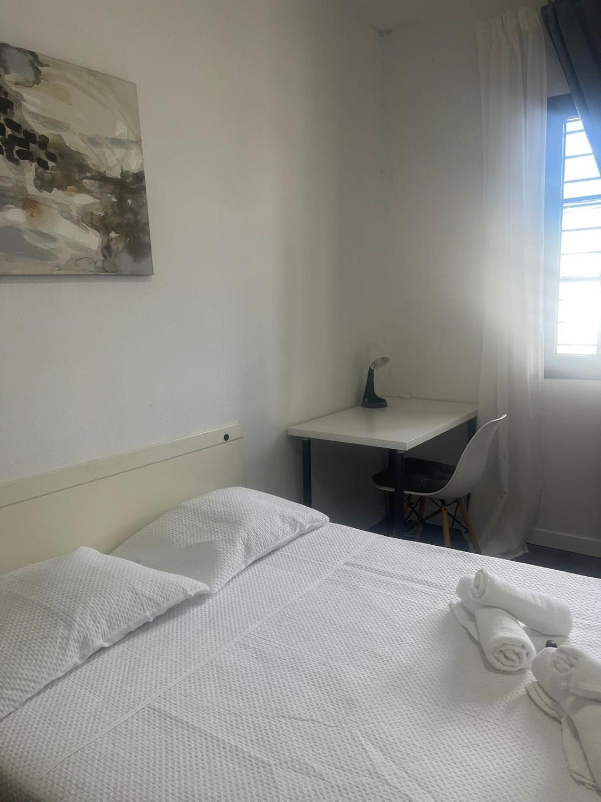 Mediterranean House - Habitaciones Privadas En Casa Compartida Mairena del Aljarafe Kültér fotó