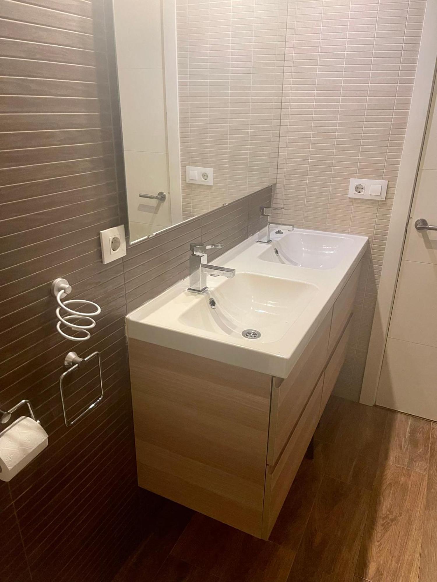 Mediterranean House - Habitaciones Privadas En Casa Compartida Mairena del Aljarafe Kültér fotó